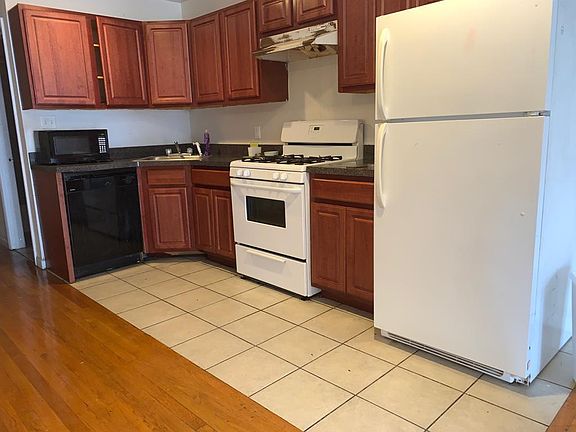 2nd image of 206 Clinton Ave Floor 1