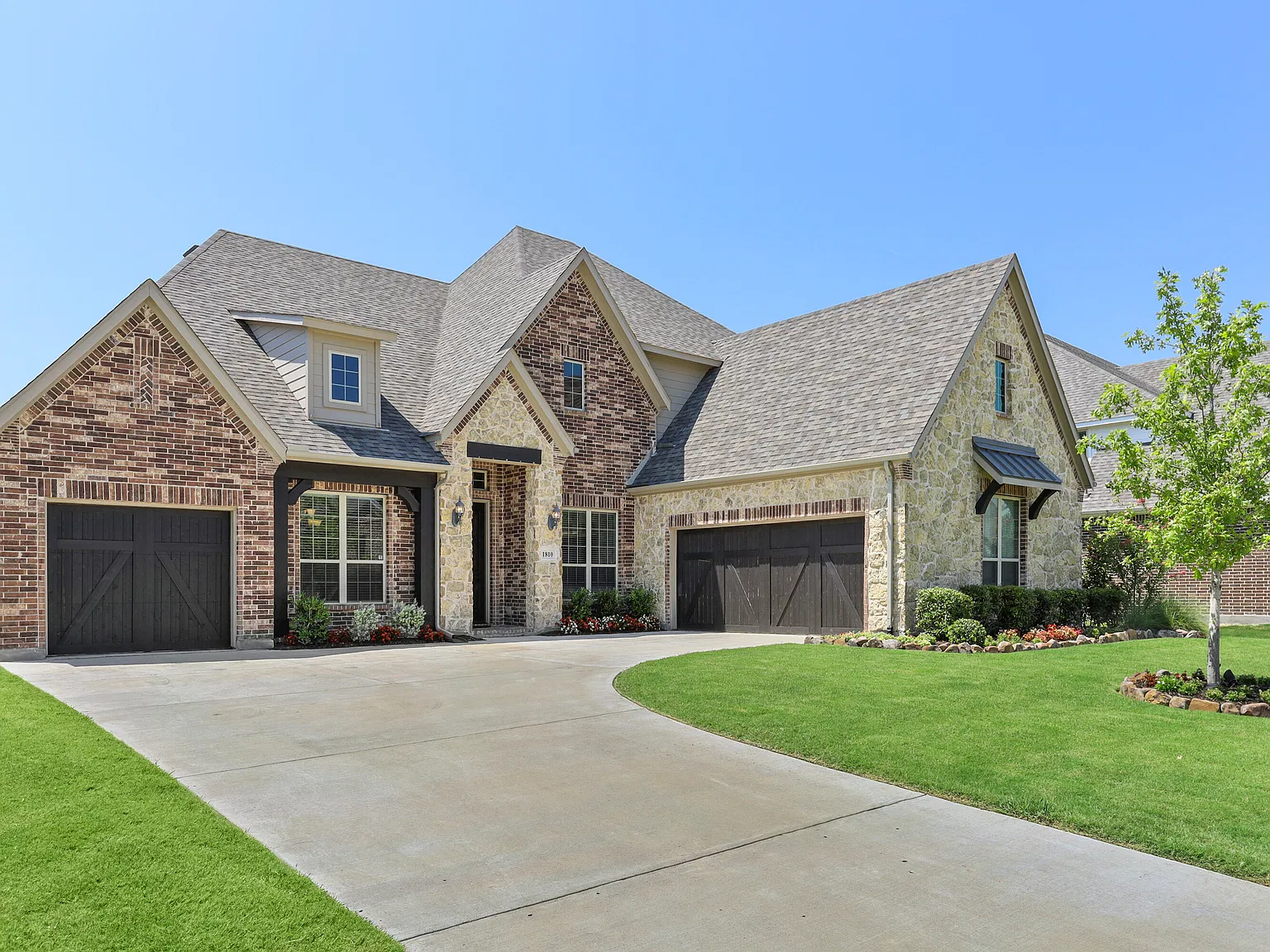 4 bed, 3.5 bath, 3401 sqft, $4,000 — Photo 2