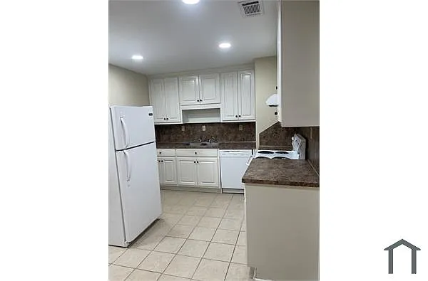 Building Photo - 5036 Shirley Ann Dr