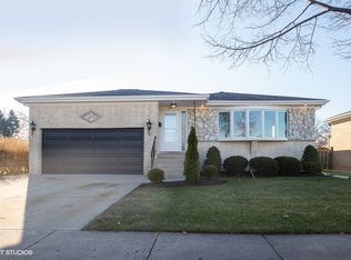 465 Elizabeth Ln, Des Plaines, IL 60018