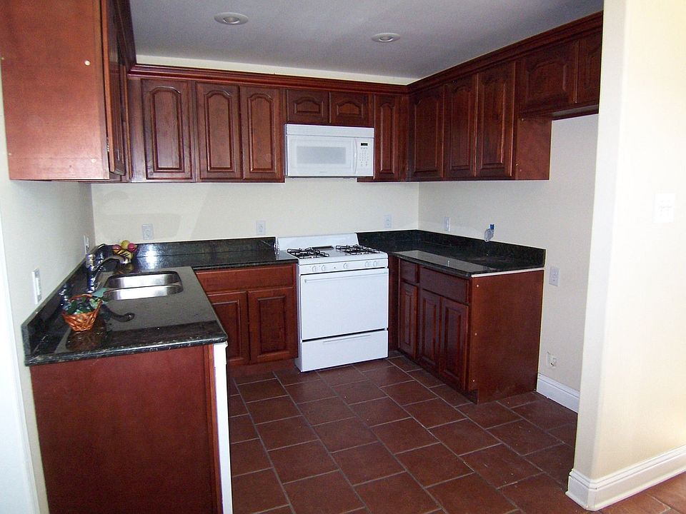 2nd image of 2525 Uranus Dr