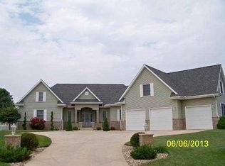 3074 E Liverpool Rd, Winona Lake, IN 46590