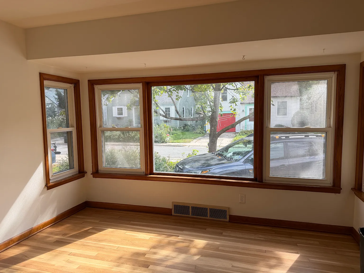 2 bed, 822 sqft, $2,300 — Photo 2