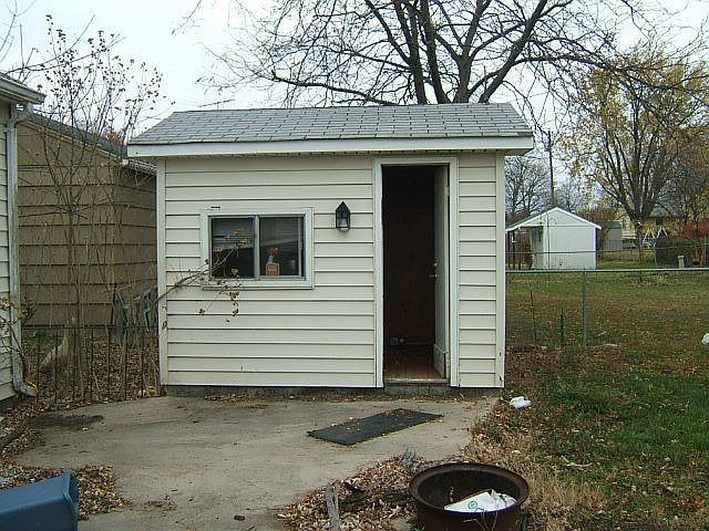 2nd image of 117 Buerger St