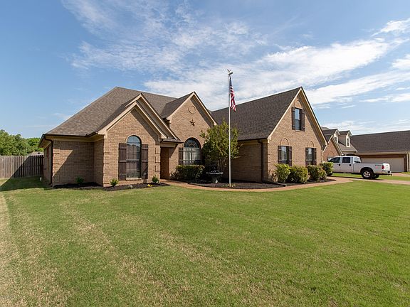 2nd image of 756 Northwood West Dr