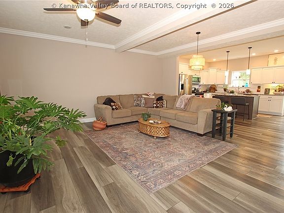 5th image of 62 Cottage Ln