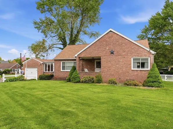 878 Springfield St, Feeding Hills, MA 01030