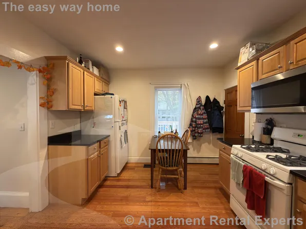 40-42 Chester St #1R, Somerville, MA 02144