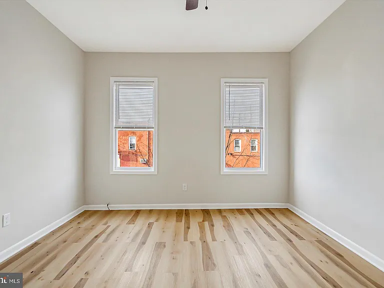 705 N Milton Ave — Photo 24
