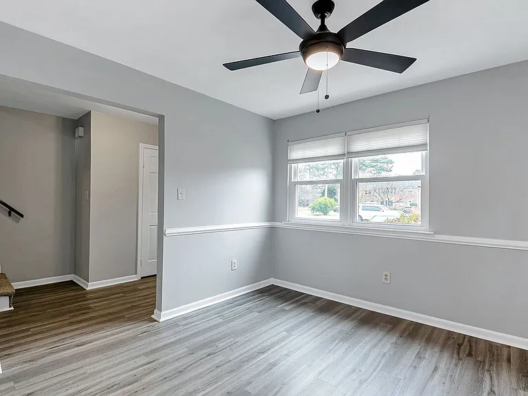 945 Indian Cir — Photo 5