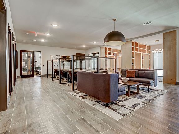 3rd image of 5005 E Parmer Ln #1525