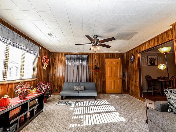 5th image of 11 Biscayne Dr