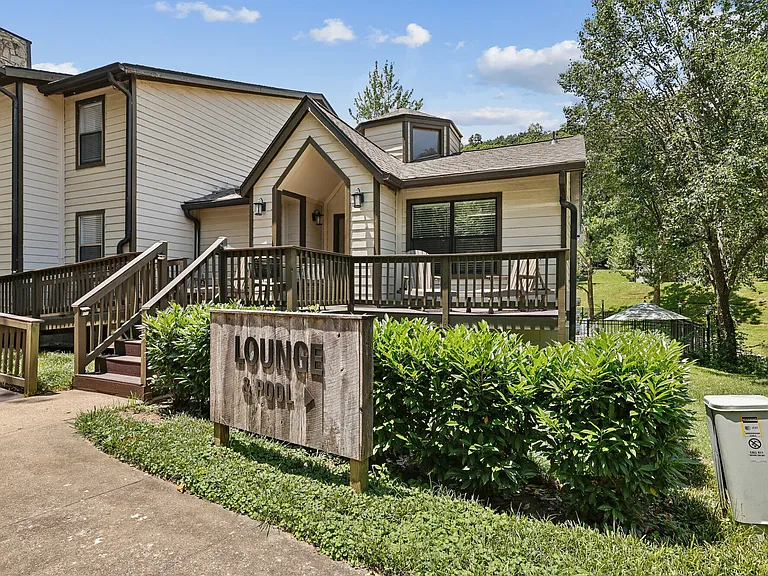 The Lakes Bellevue — Photo 16