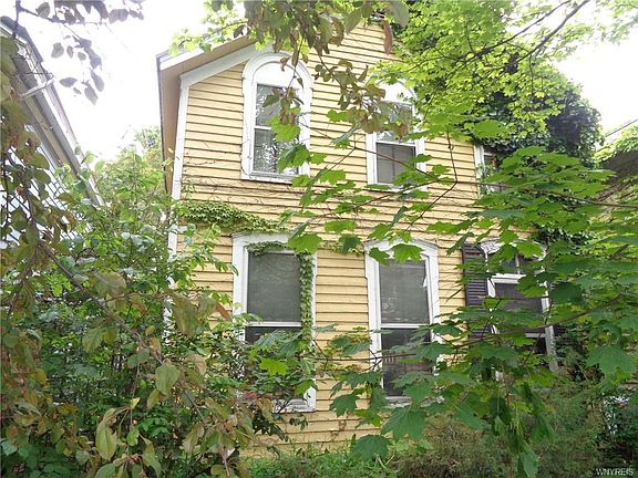 2nd image of 122 Mariner St