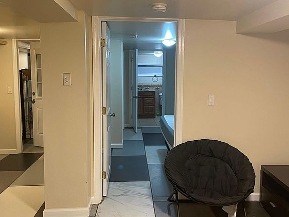 4th image of 243 Lexington Ave
