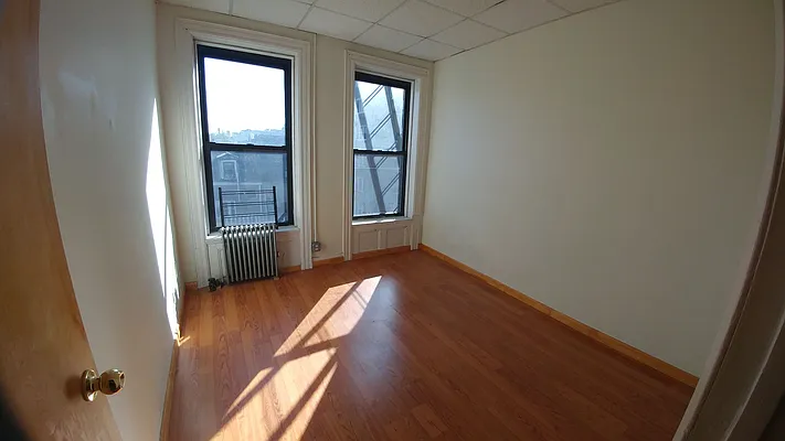 Rented by Downtown Mgt & Realty LLC | media 11