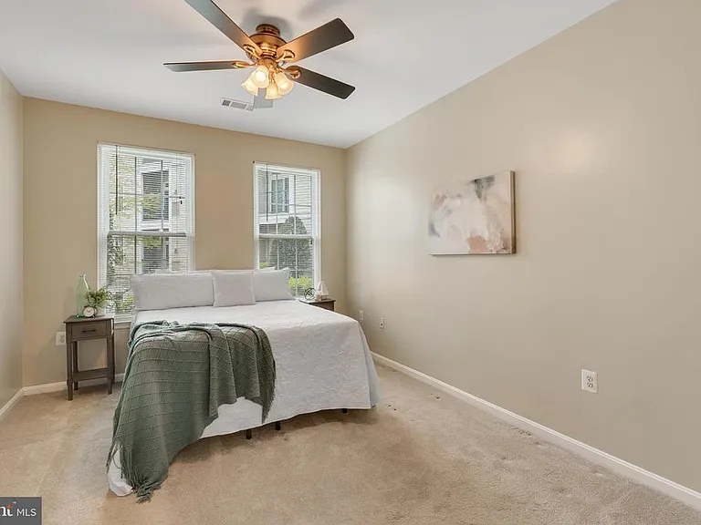 2465 Army Navy Dr #104 — Photo 19