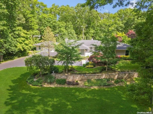 8 Westbourne Lane, Melville, NY 11747