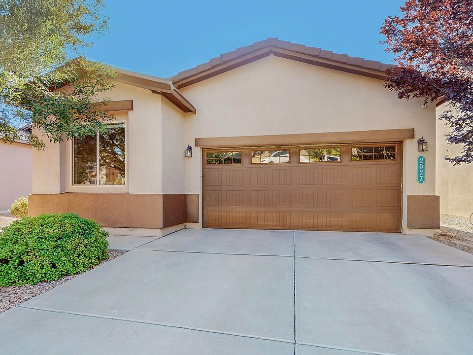 1st image of 2027 Maywood Dr SE