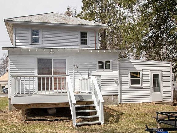 2nd image of 8 Beaver St