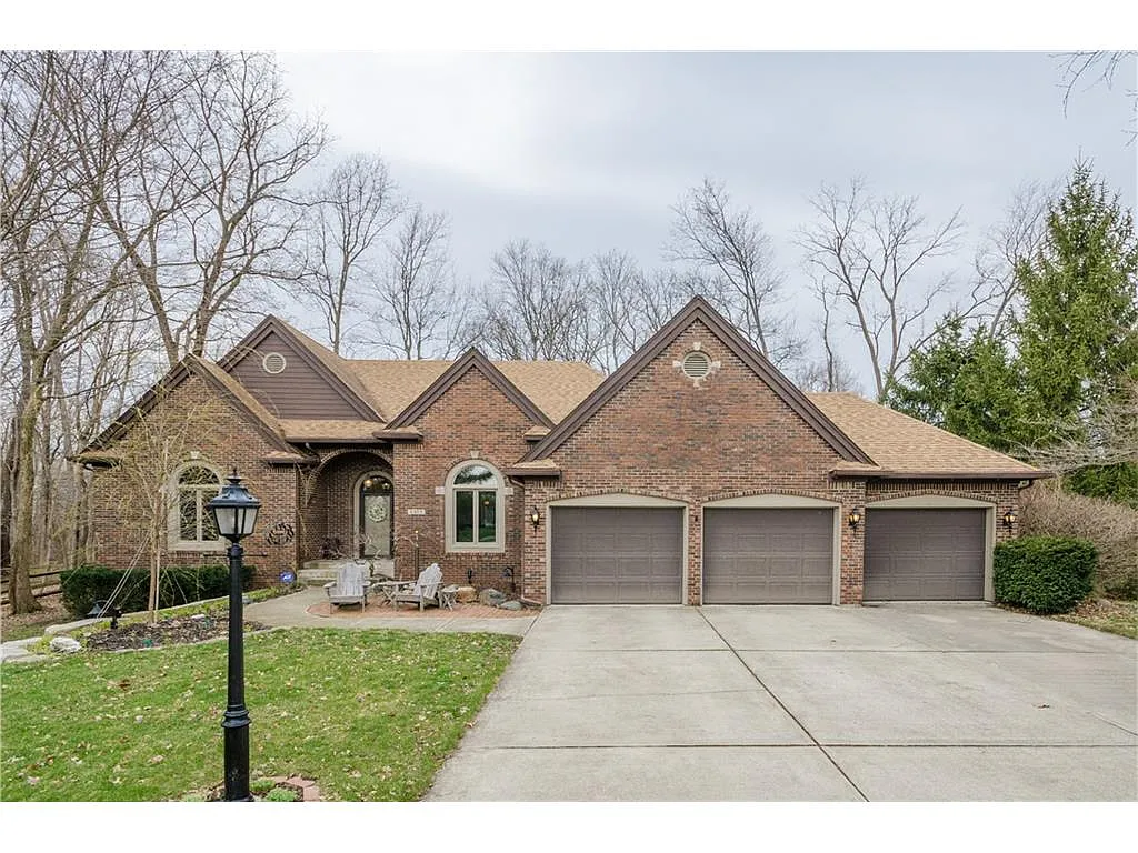 8450 New London Ct photo 1
