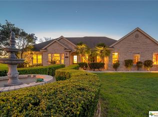 100 Windwood Cir, Seguin, TX 78155