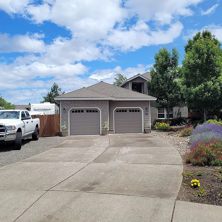 486 Creekside Cir photo 1