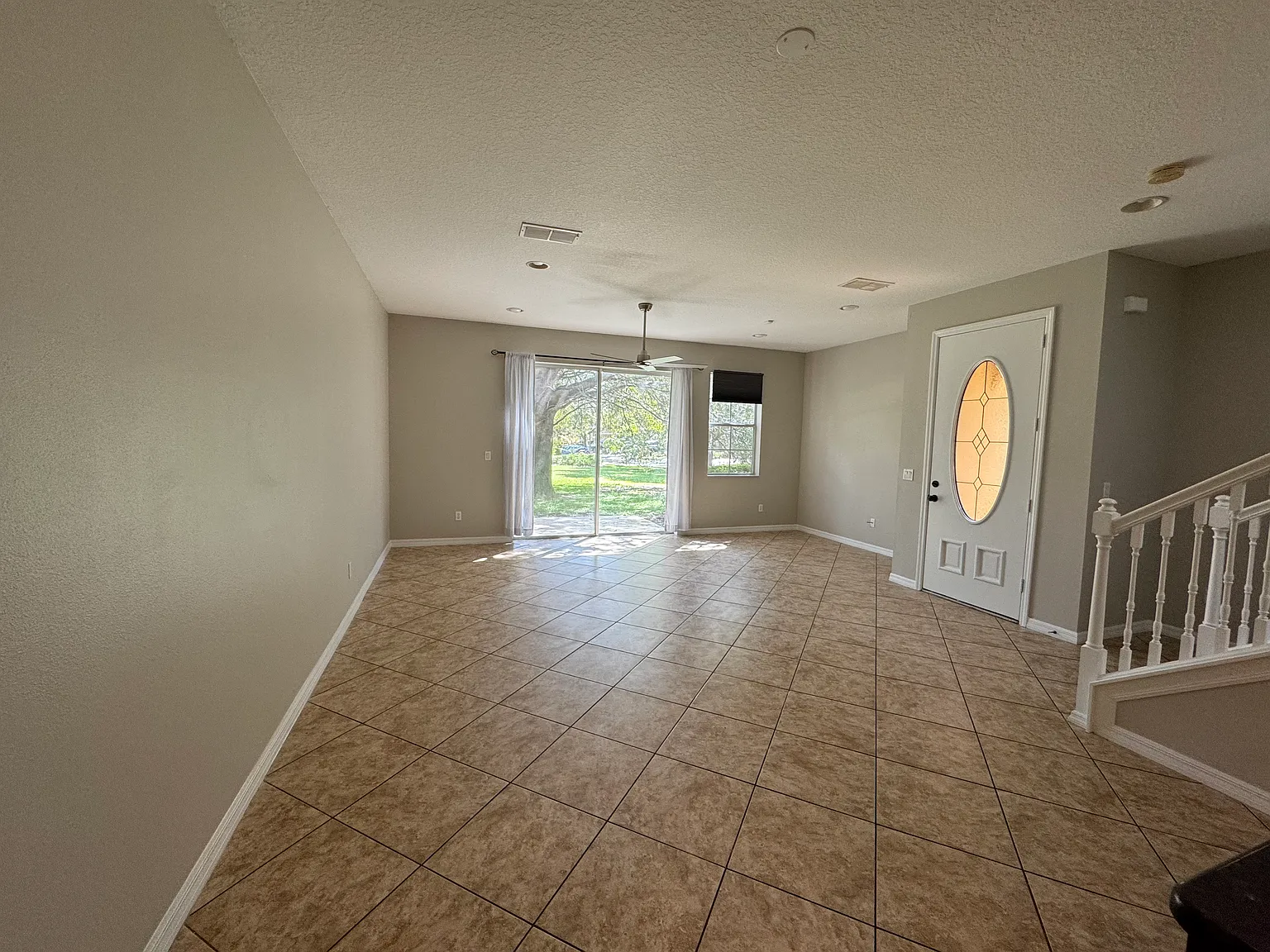 3 bed, 2.5 bath, 1656 sqft, $2,500 — Photo 4