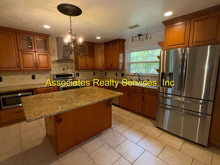 4521 NW 20th Pl — Photo 10