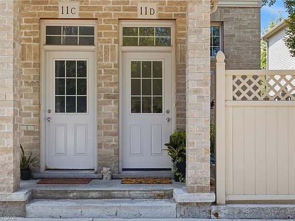 3rd image of 1941 Ottawa St S #D11