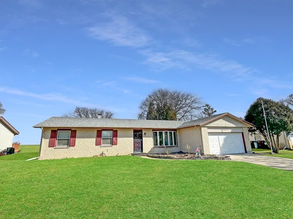 317 Northknoll Dr, Rochelle, IL 61068