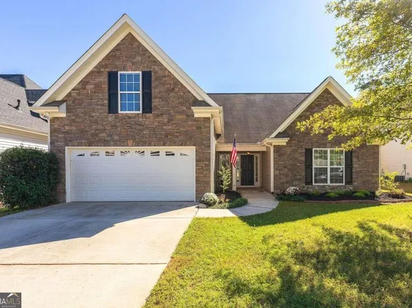 665 Millbrook Village Dr, Tyrone, GA 30290
