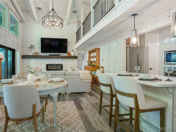 3rd image of 237 Glan Tai Dr