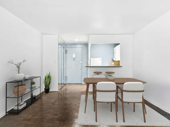 209 East 56th Street image 6 of 34