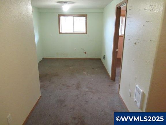 4th image of 341 SW Madison St