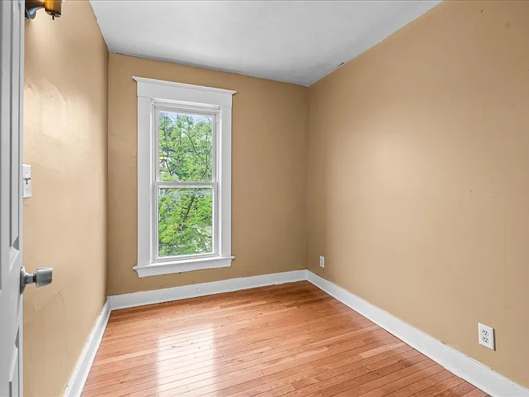 32 Home St SE #2 — Photo 6