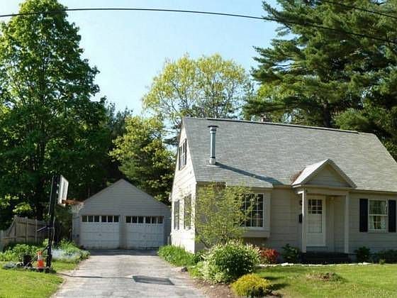2nd image of 22 Hawthorne St