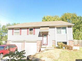 19200 E Salisbury Rd, Independence, MO 64056