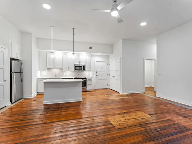 Mutual on Main Apartments — Photo 106