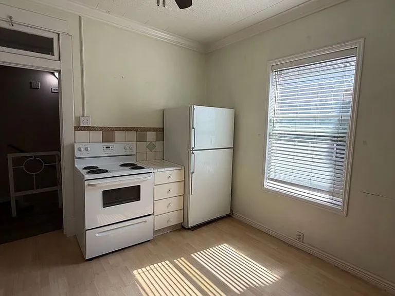 625 E Wilmington Ave — Photo 14
