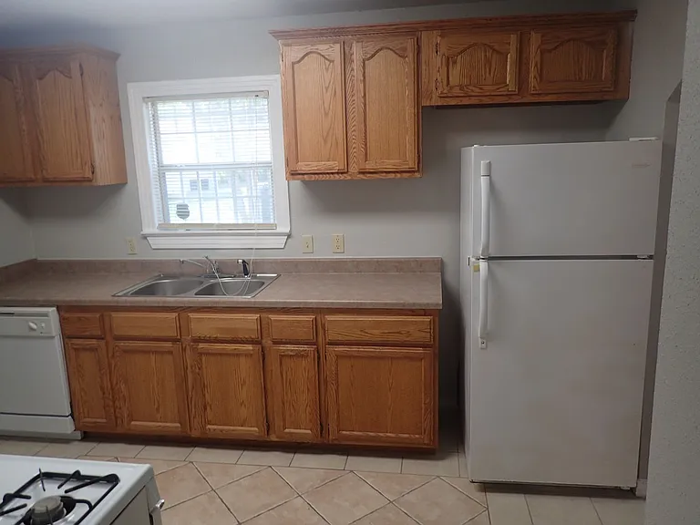 6340 Parkdale Dr — Photo 9