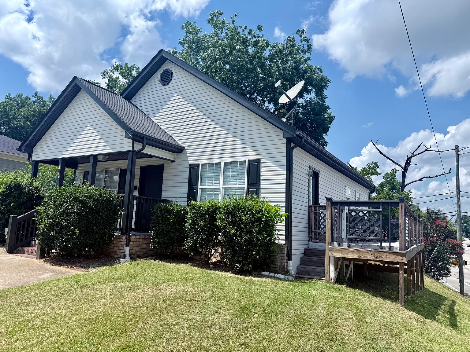 417 Bledsoe Ave — Photo 2