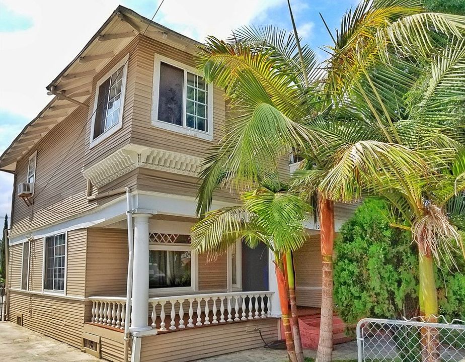 Mansion multiple bedrooms 