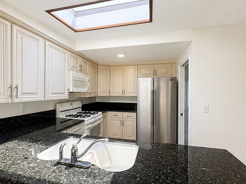 1st image of 28189 Oaklar Dr