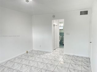 20201 NE 29th Ct #20201D221, Miami, FL 33180