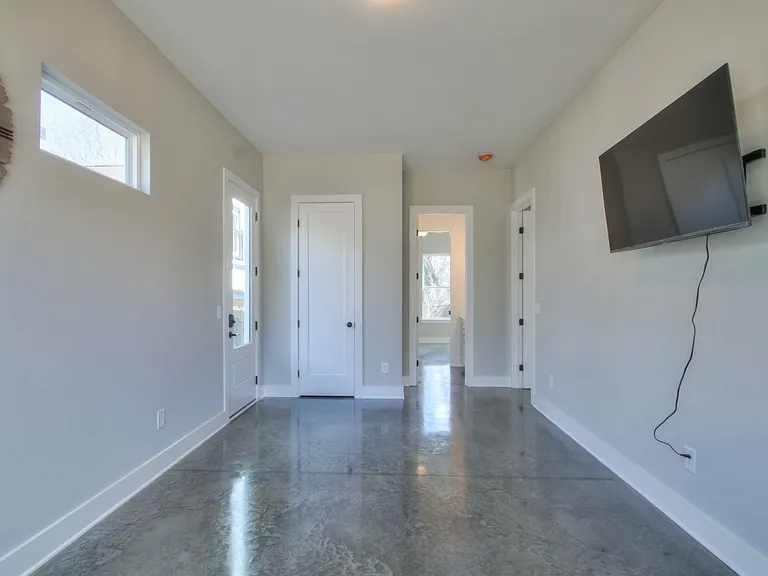 2810 Gear St — Photo 12