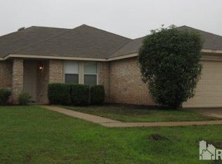 2115 Cap Rock Ln, Grand Prairie, TX 75052