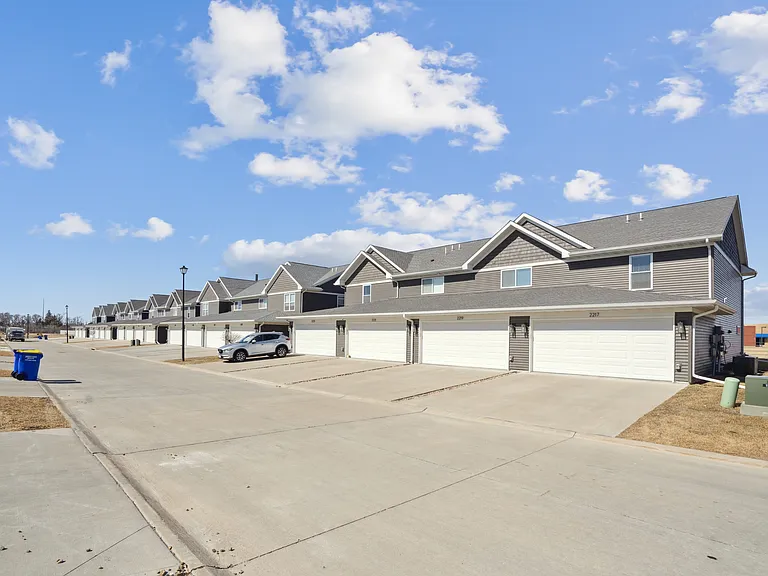 2217 Saint Andrews Dr — Photo 28