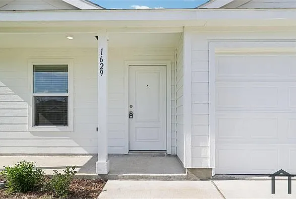 1629 Lercara Ln — Photo 33