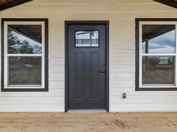 1985 Mosley Ferry Rd, Chapmansboro, TN 37035